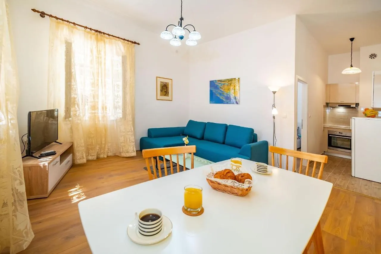 History Apartments Center Zadar 0*,