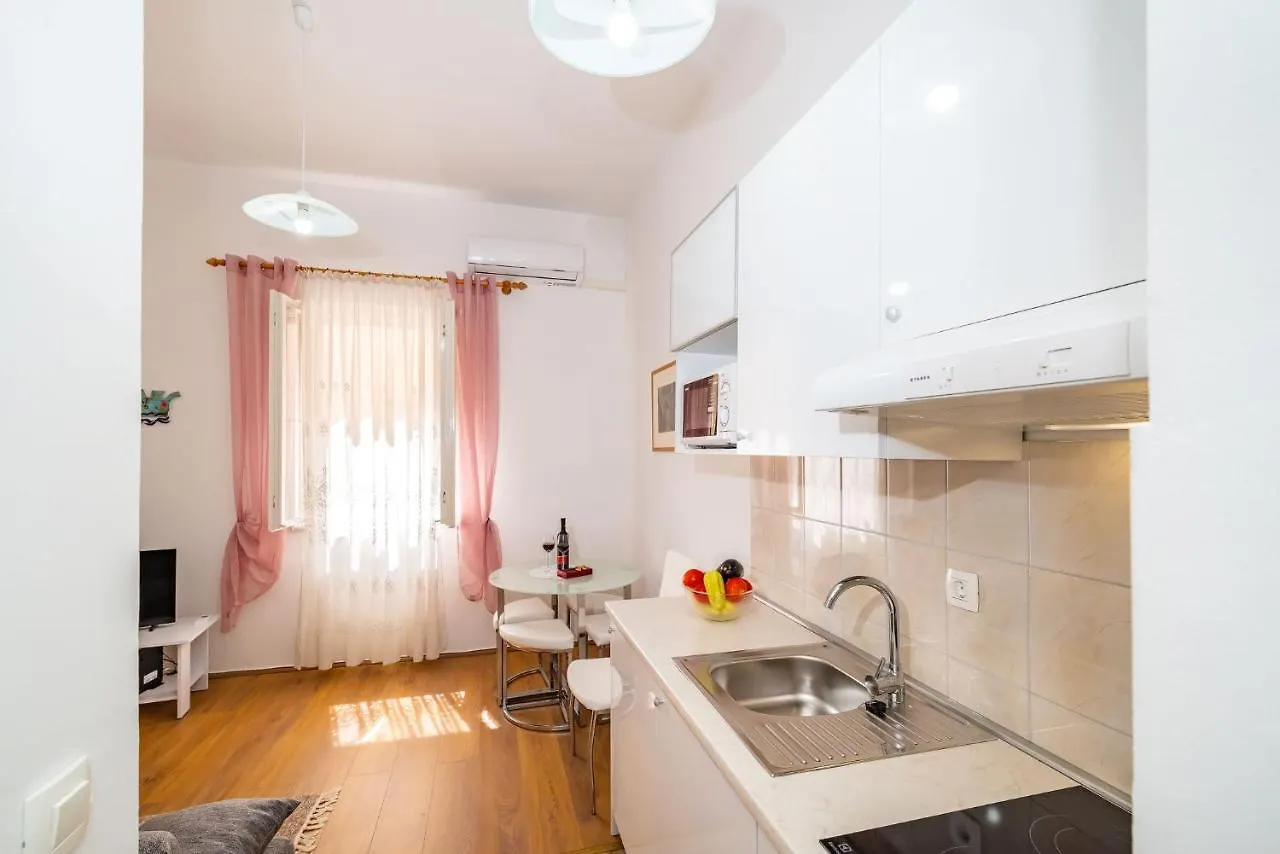 History Apartments Center Zadar 0*,